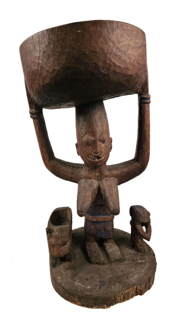 Bowl carier Figure - Wood - Yoruba - Nigeria