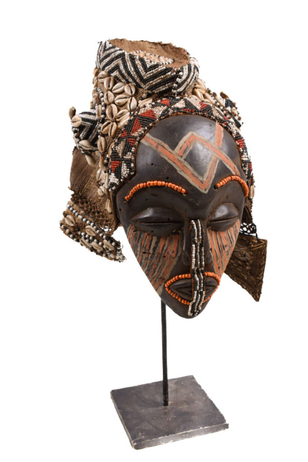 Mask - Beads, Cauris, Plant fibre, Wood - Ngaady A Waash Bushoong - Kuba - Congo